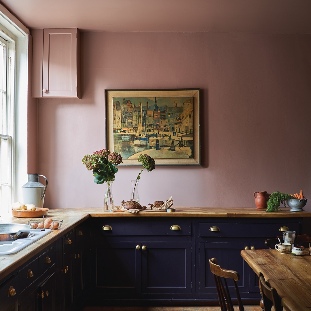 sulking room pink 295